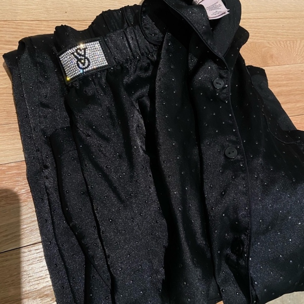 BLING VALENTINES DAY VICTORIAS SECRET LING SLEEVE AND PANT PAJAMA SET